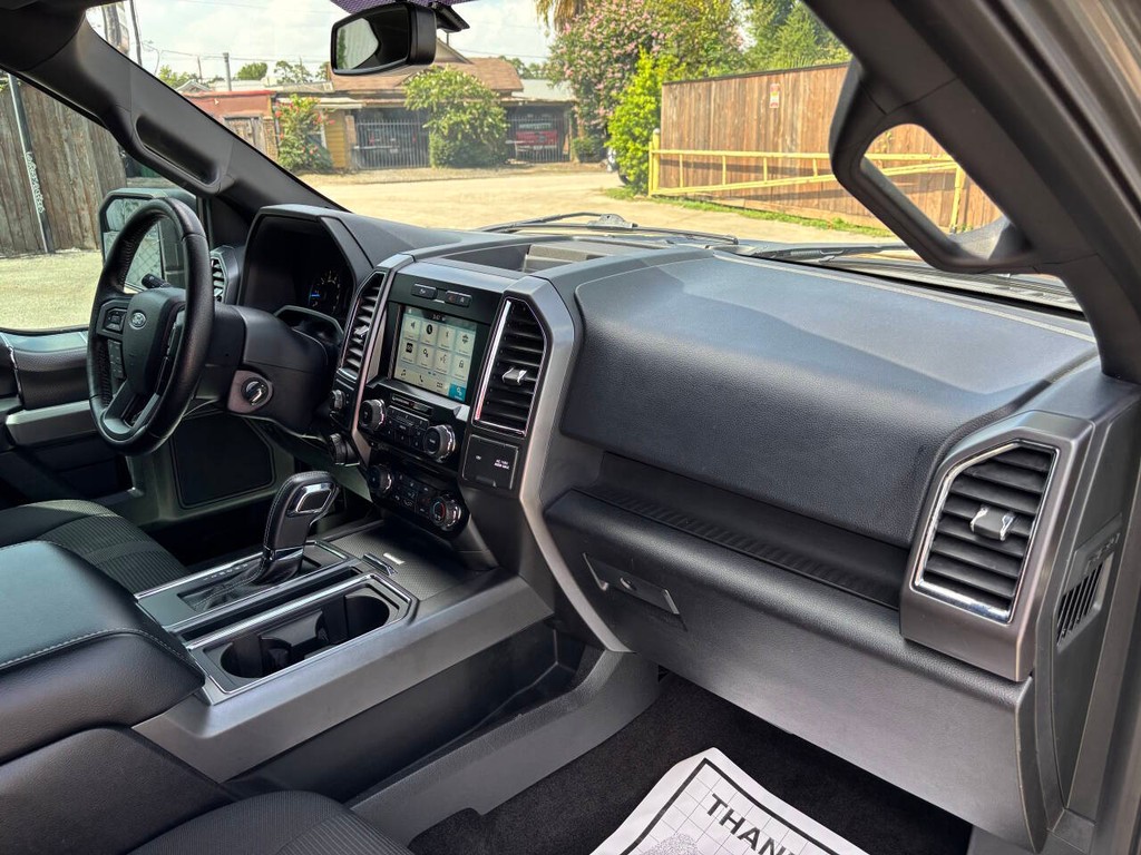 Ford F-150 Vehicle Full-screen Gallery Image 11