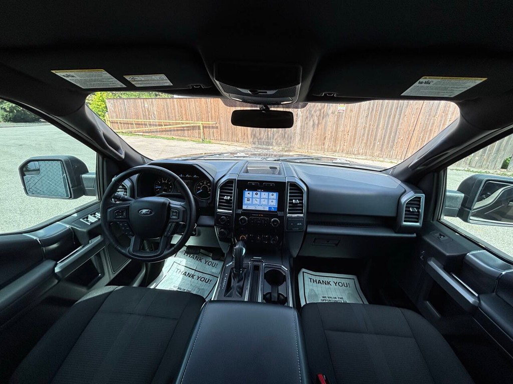 Ford F-150 Vehicle Full-screen Gallery Image 18