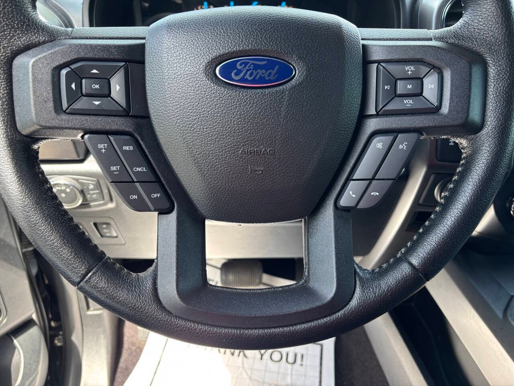 Ford F-150 Vehicle Full-screen Gallery Image 24