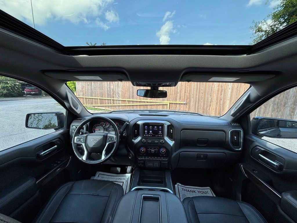 Chevrolet Silverado 1500 Vehicle Full-screen Gallery Image 18
