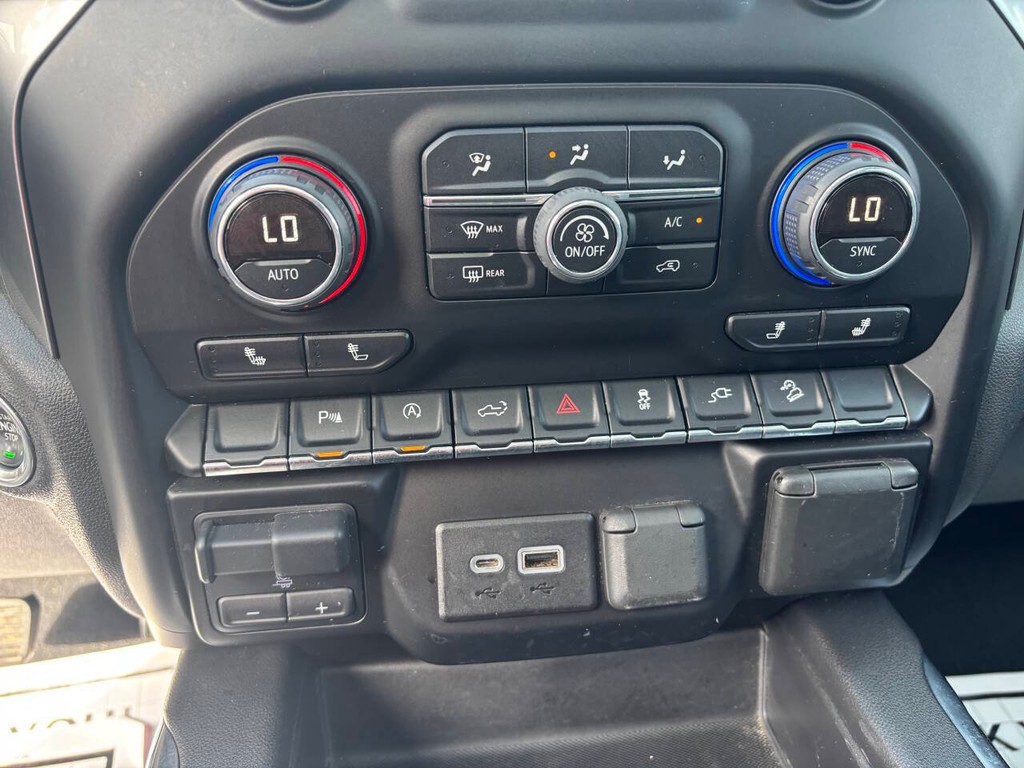 Chevrolet Silverado 1500 Vehicle Full-screen Gallery Image 22