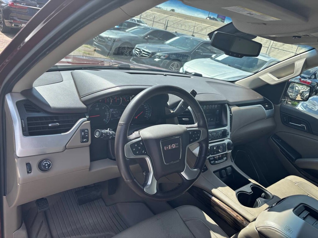 GMC Yukon XL Vehicle Full-screen Gallery Image 08
