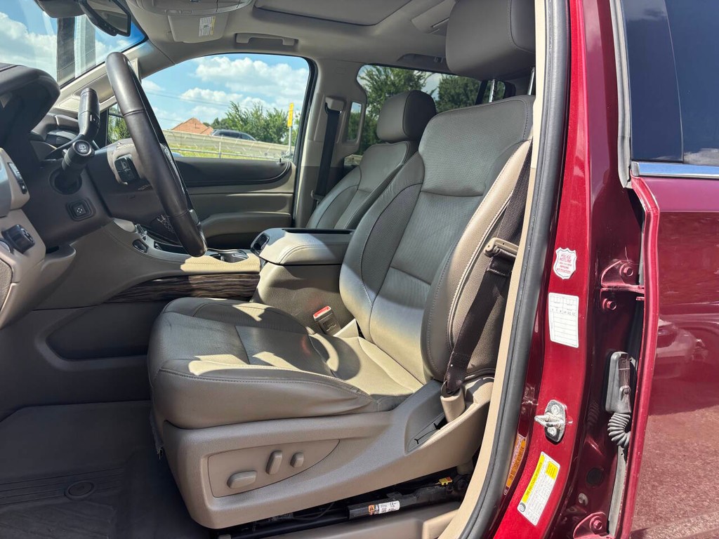 GMC Yukon XL Vehicle Full-screen Gallery Image 09
