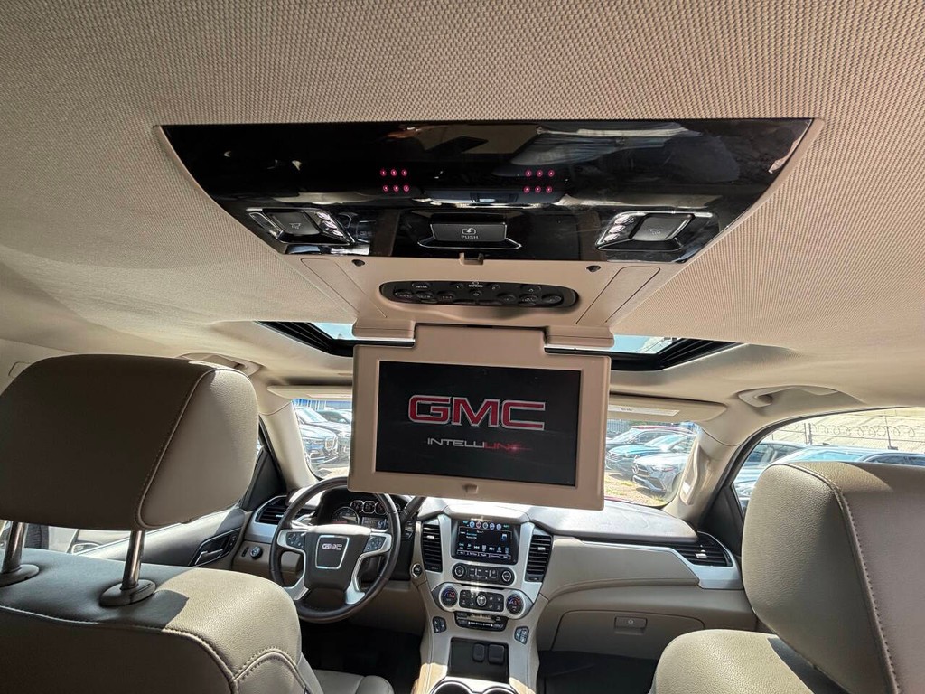 GMC Yukon XL Vehicle Full-screen Gallery Image 21