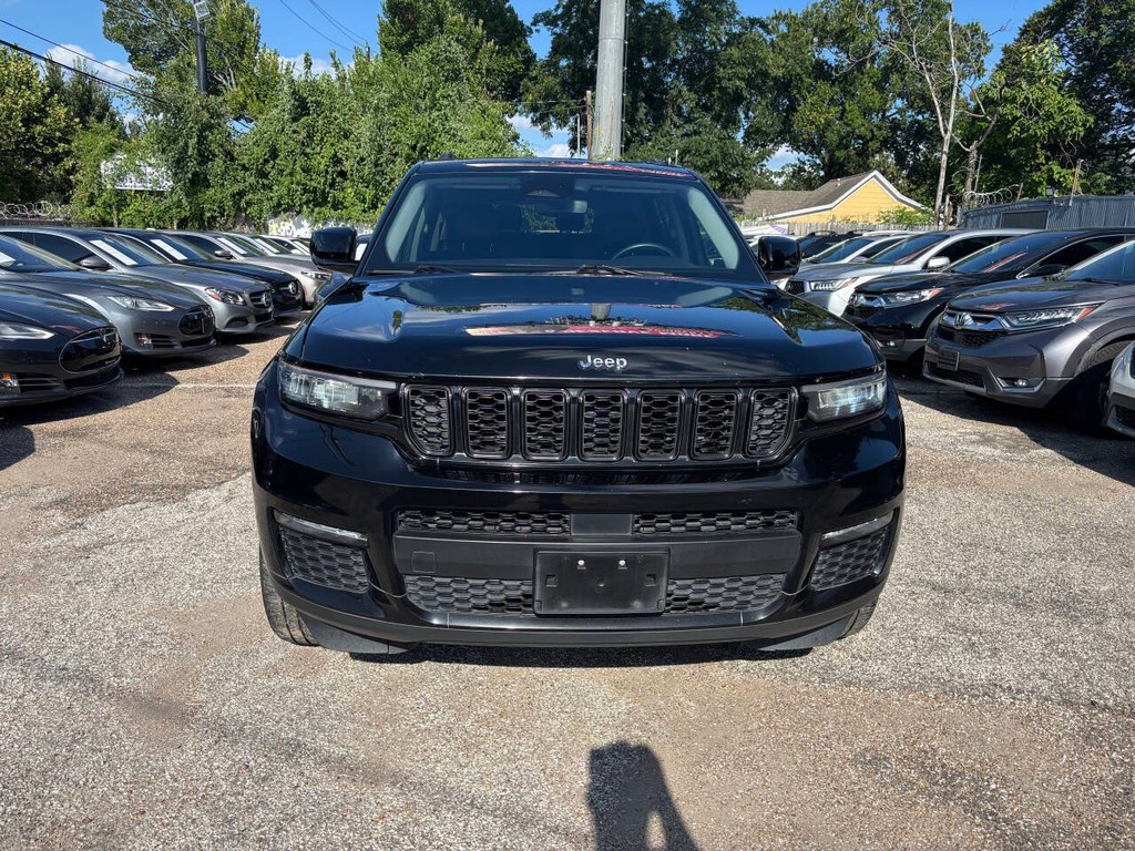 Jeep Grand Cherokee L Vehicle Full-screen Gallery Image 02