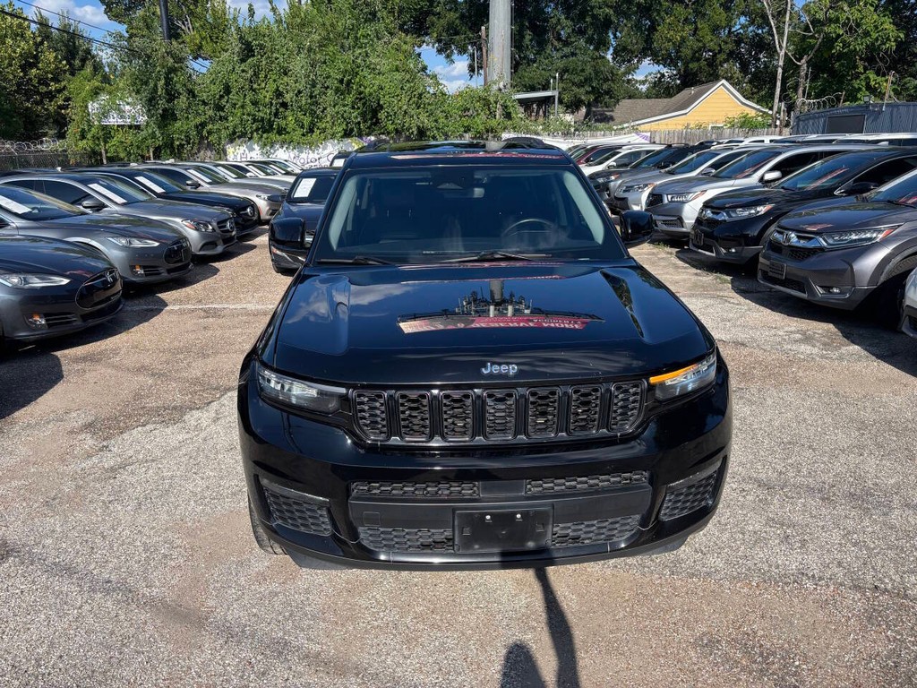 Jeep Grand Cherokee L Vehicle Full-screen Gallery Image 03