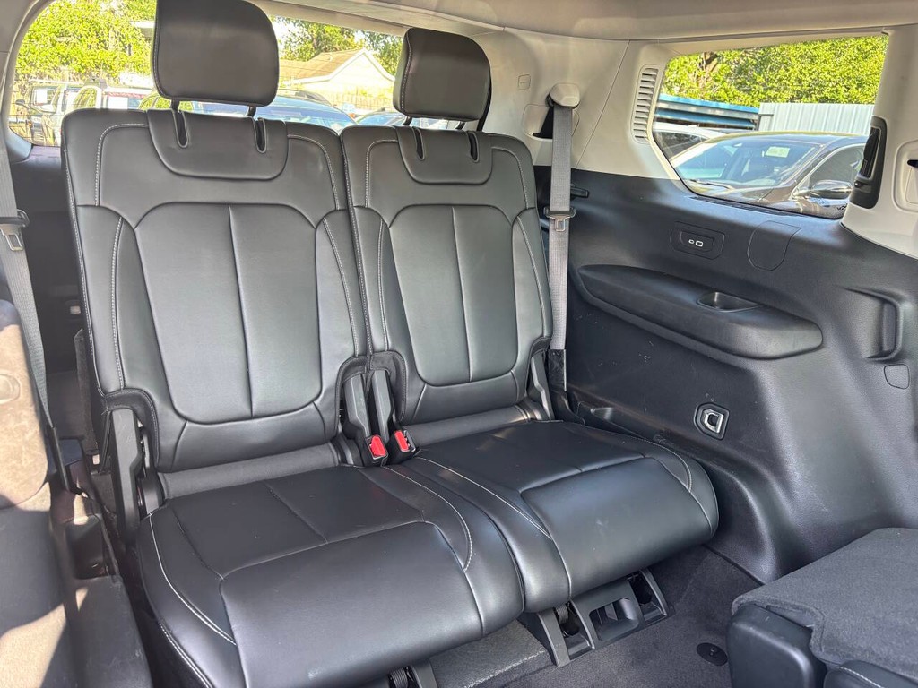 Jeep Grand Cherokee L Vehicle Full-screen Gallery Image 19