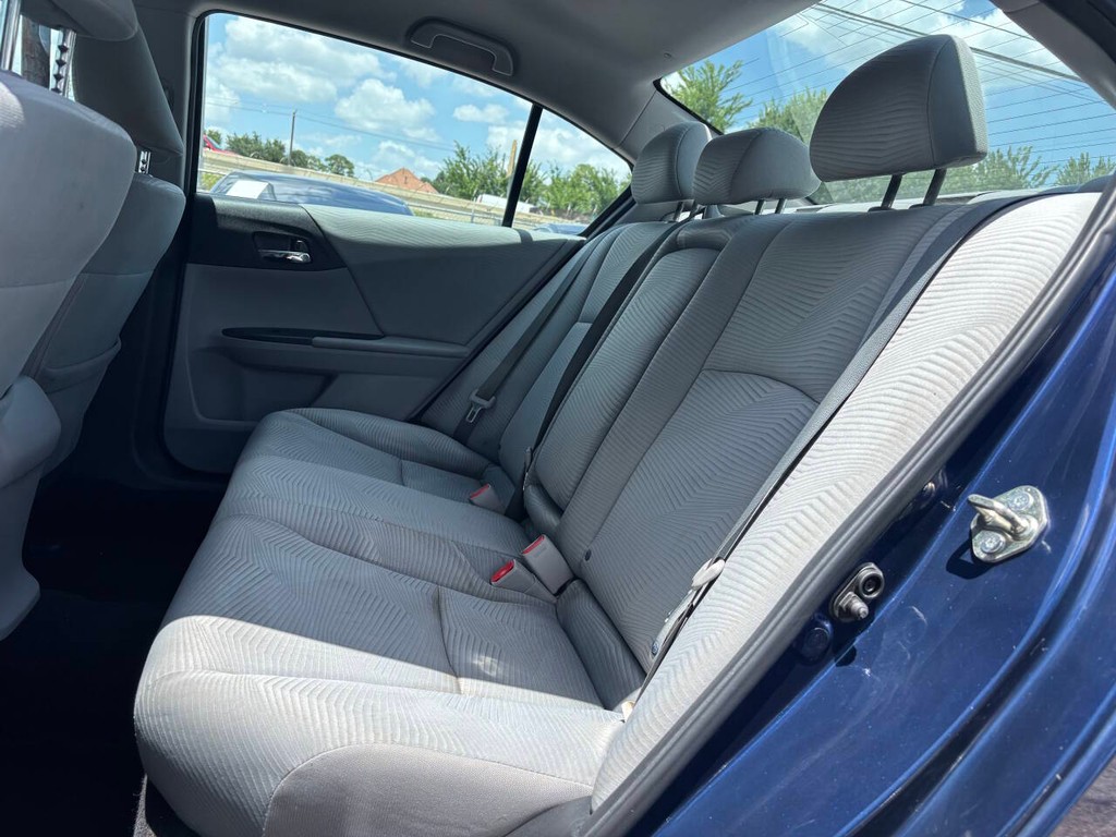 Honda Accord Sedan Vehicle Full-screen Gallery Image 14