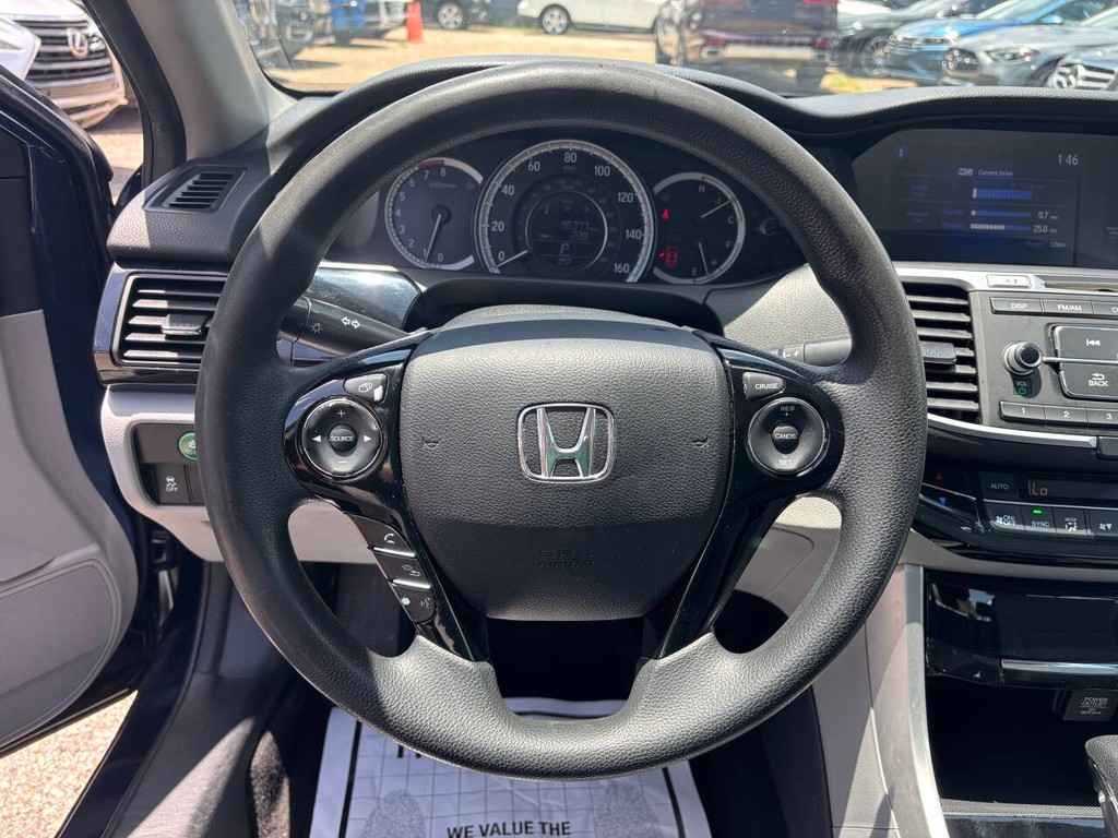 Honda Accord Sedan Vehicle Full-screen Gallery Image 23