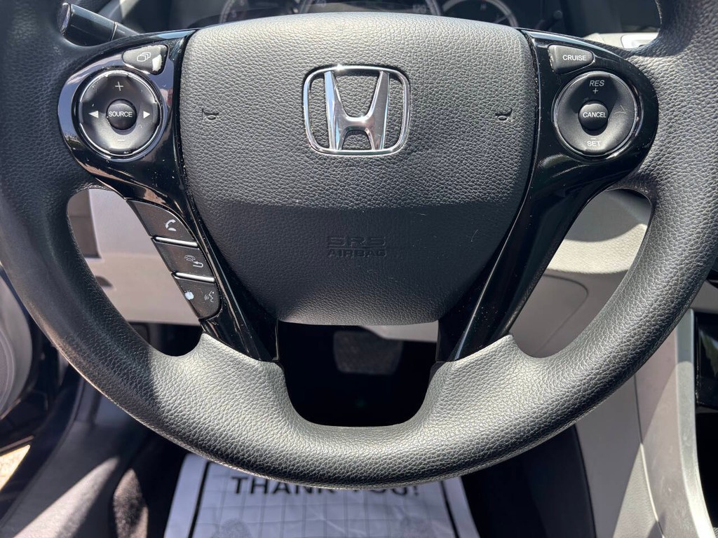 Honda Accord Sedan Vehicle Full-screen Gallery Image 24