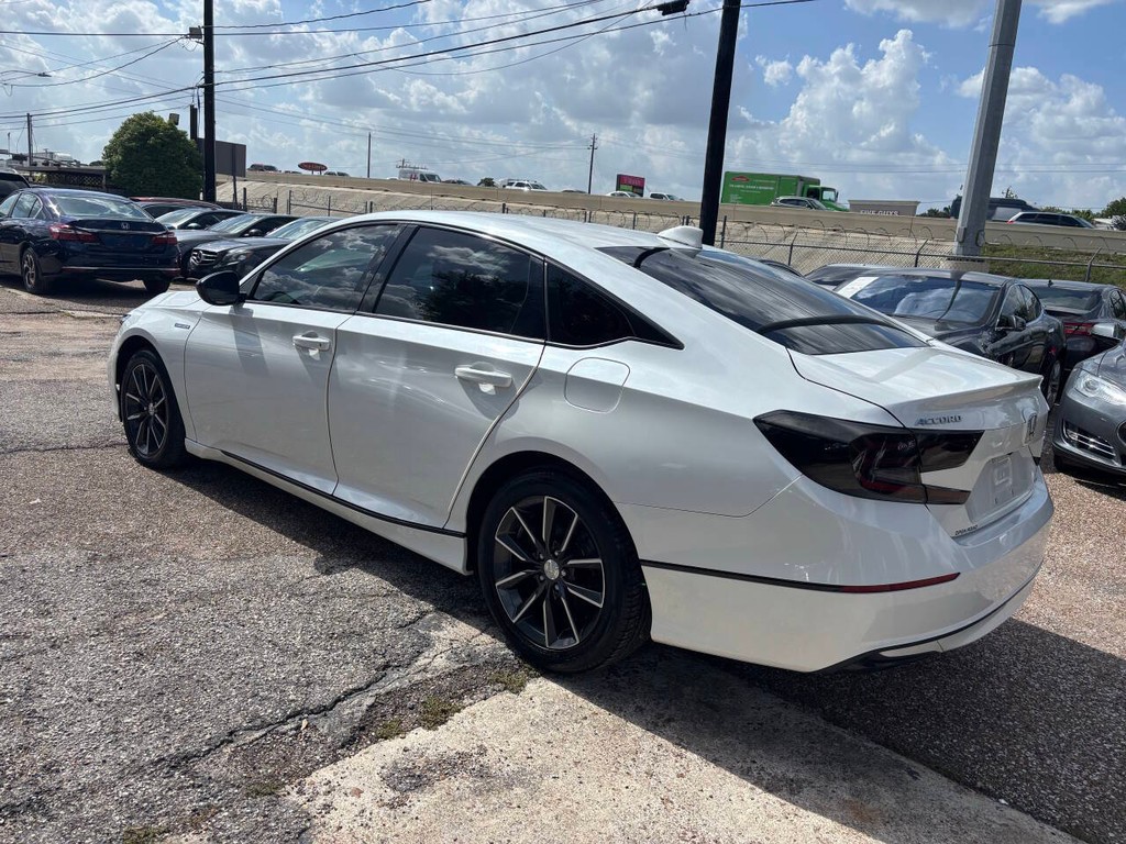 Honda Accord Hybrid Vehicle Full-screen Gallery Image 05