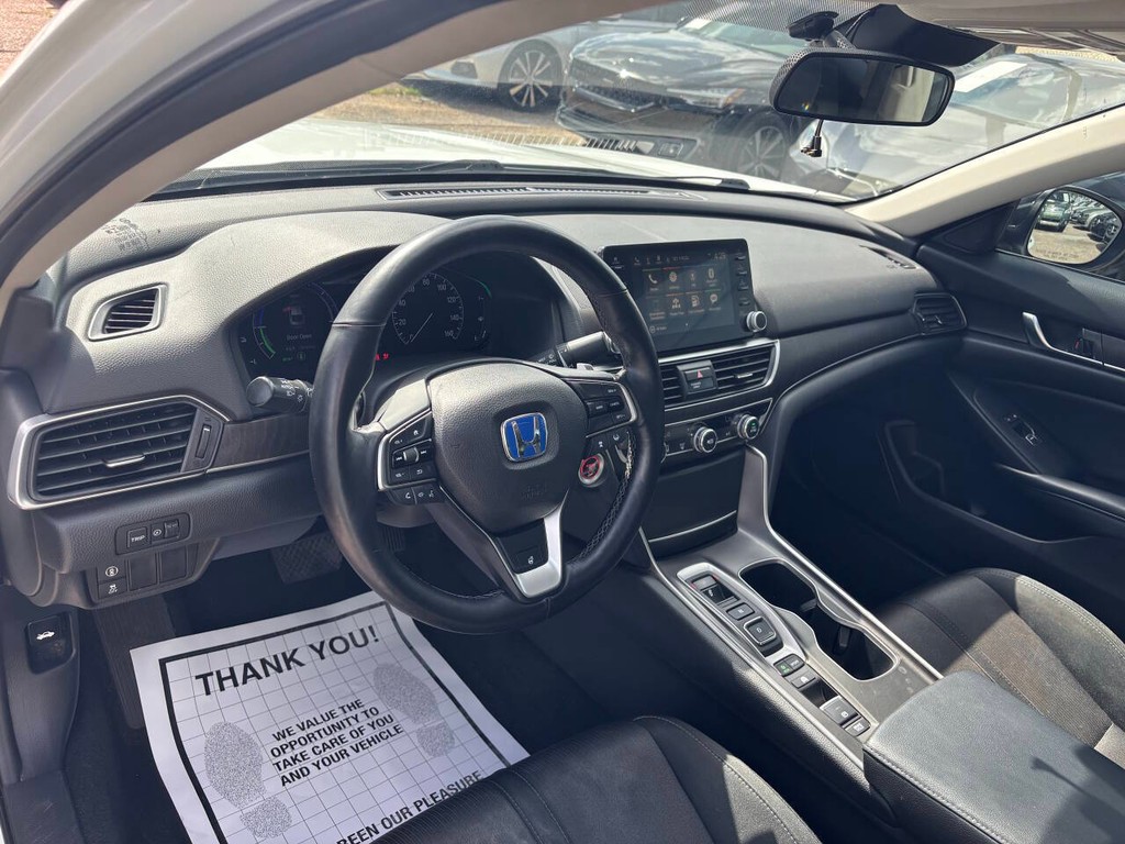 Honda Accord Hybrid Vehicle Full-screen Gallery Image 08