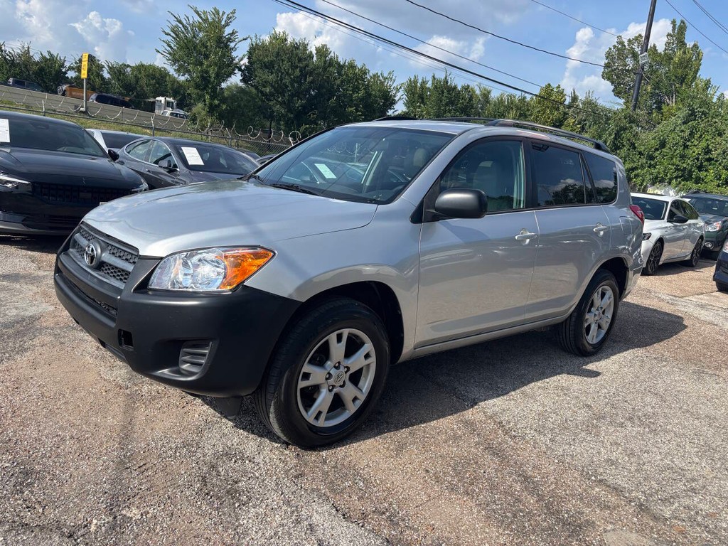 Toyota RAV4 Vehicle Full-screen Gallery Image 04