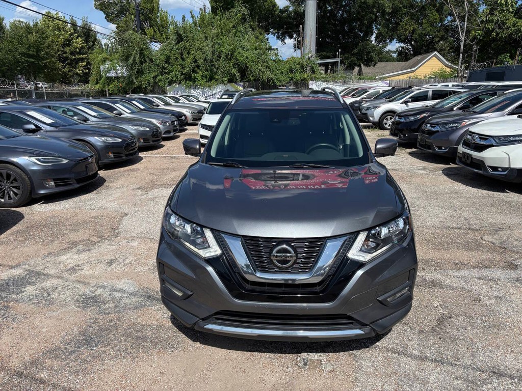 Nissan Rogue Vehicle Full-screen Gallery Image 03