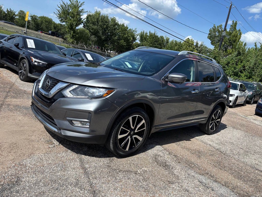 Nissan Rogue Vehicle Full-screen Gallery Image 04