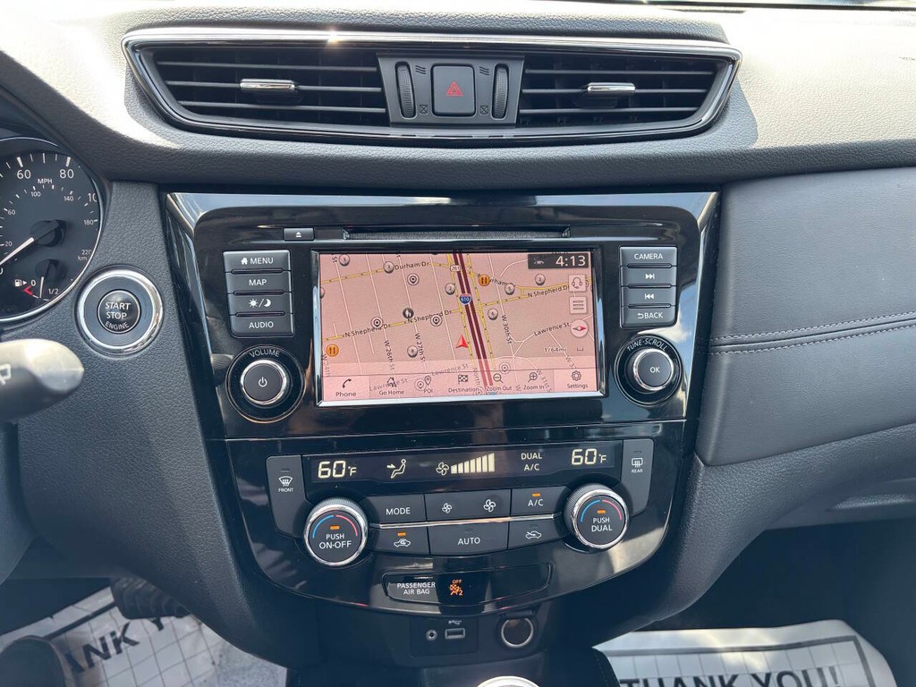 Nissan Rogue Vehicle Full-screen Gallery Image 20