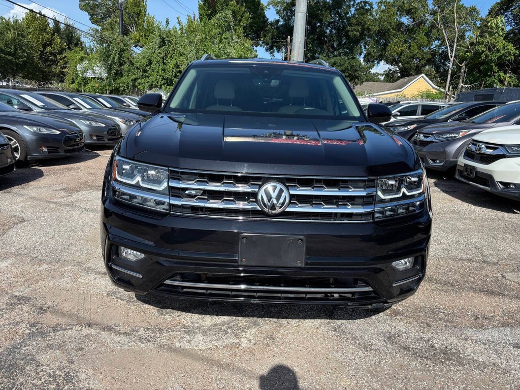 Volkswagen Atlas Vehicle Full-screen Gallery Image 02