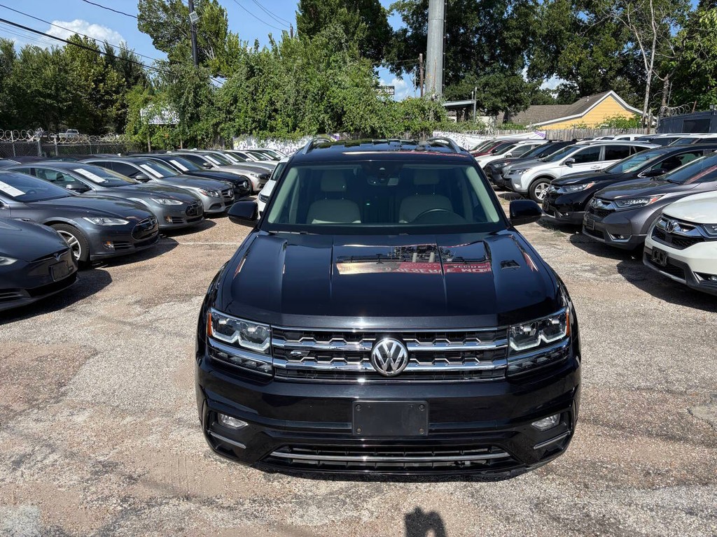 Volkswagen Atlas Vehicle Full-screen Gallery Image 03