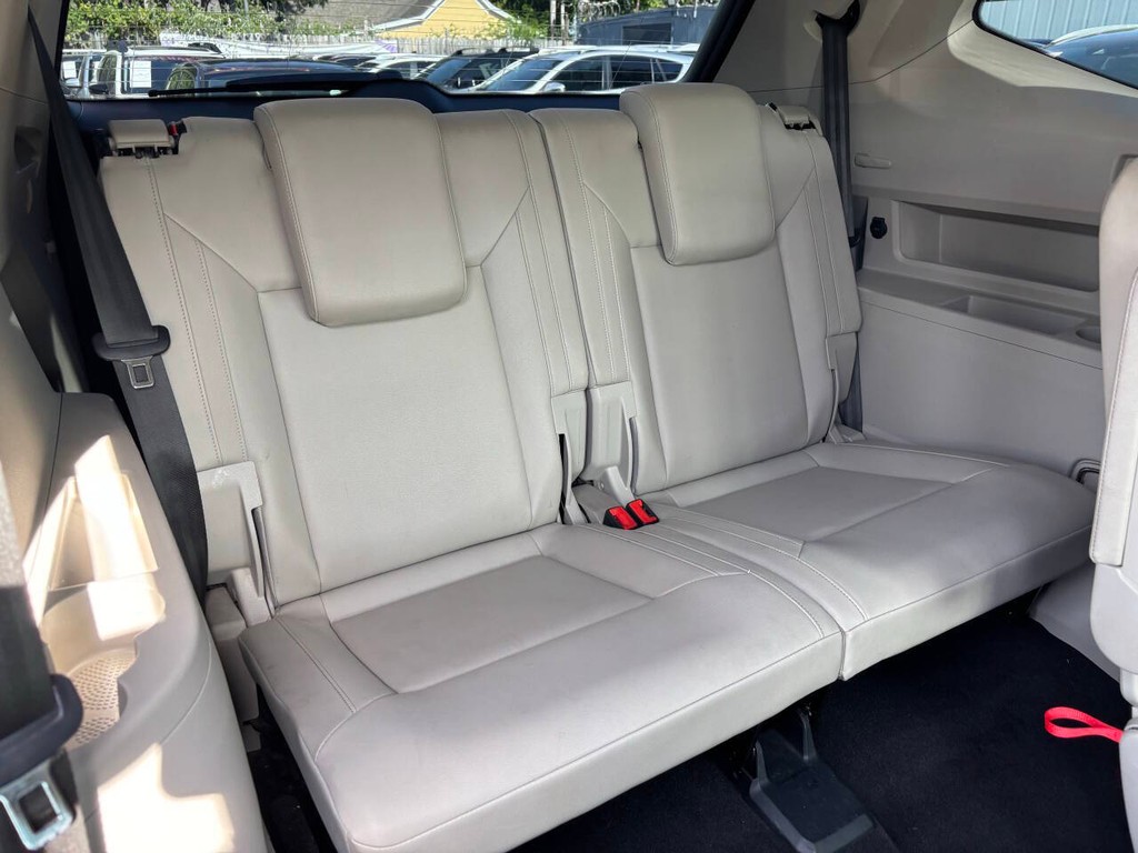 Volkswagen Atlas Vehicle Full-screen Gallery Image 19
