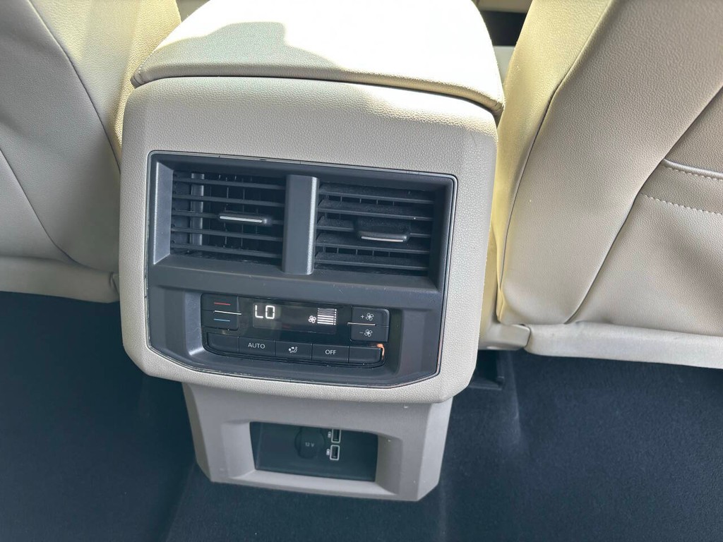 Volkswagen Atlas Vehicle Full-screen Gallery Image 20