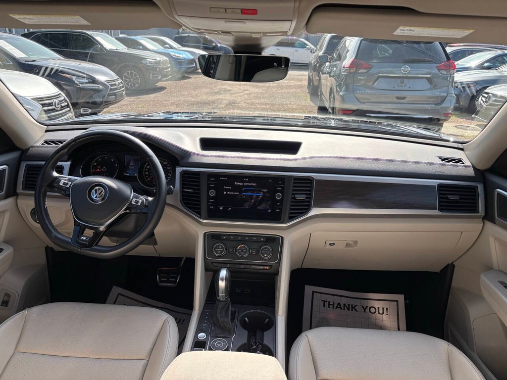 Volkswagen Atlas Vehicle Full-screen Gallery Image 22