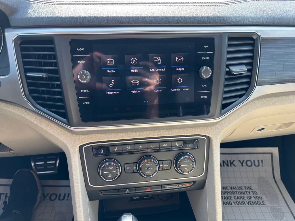 Volkswagen Atlas Vehicle Full-screen Gallery Image 23