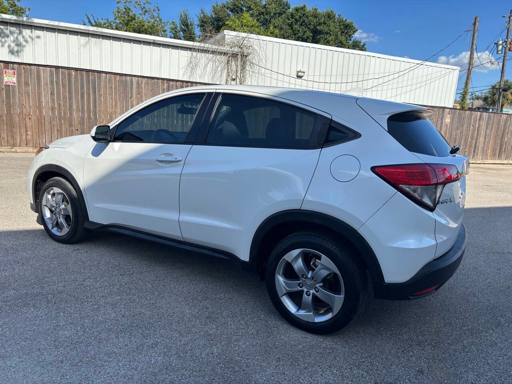 Honda HR-V Vehicle Full-screen Gallery Image 05