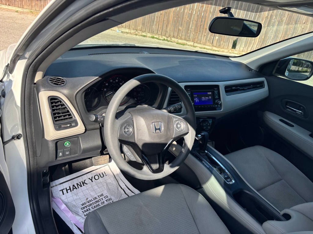 Honda HR-V Vehicle Full-screen Gallery Image 08