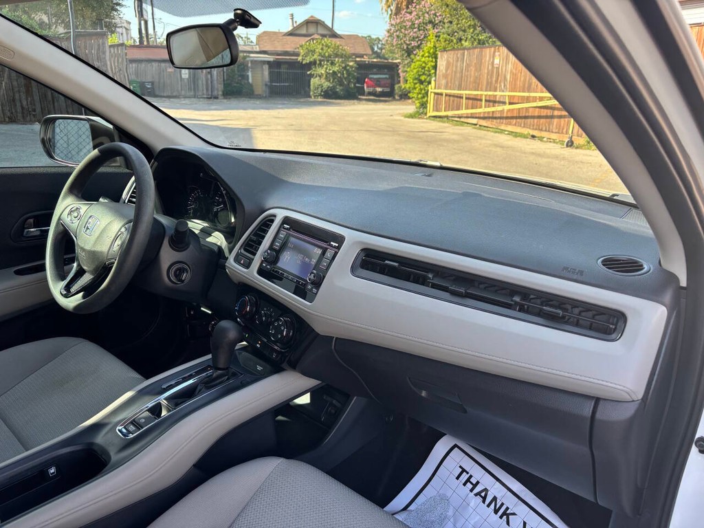Honda HR-V Vehicle Full-screen Gallery Image 11