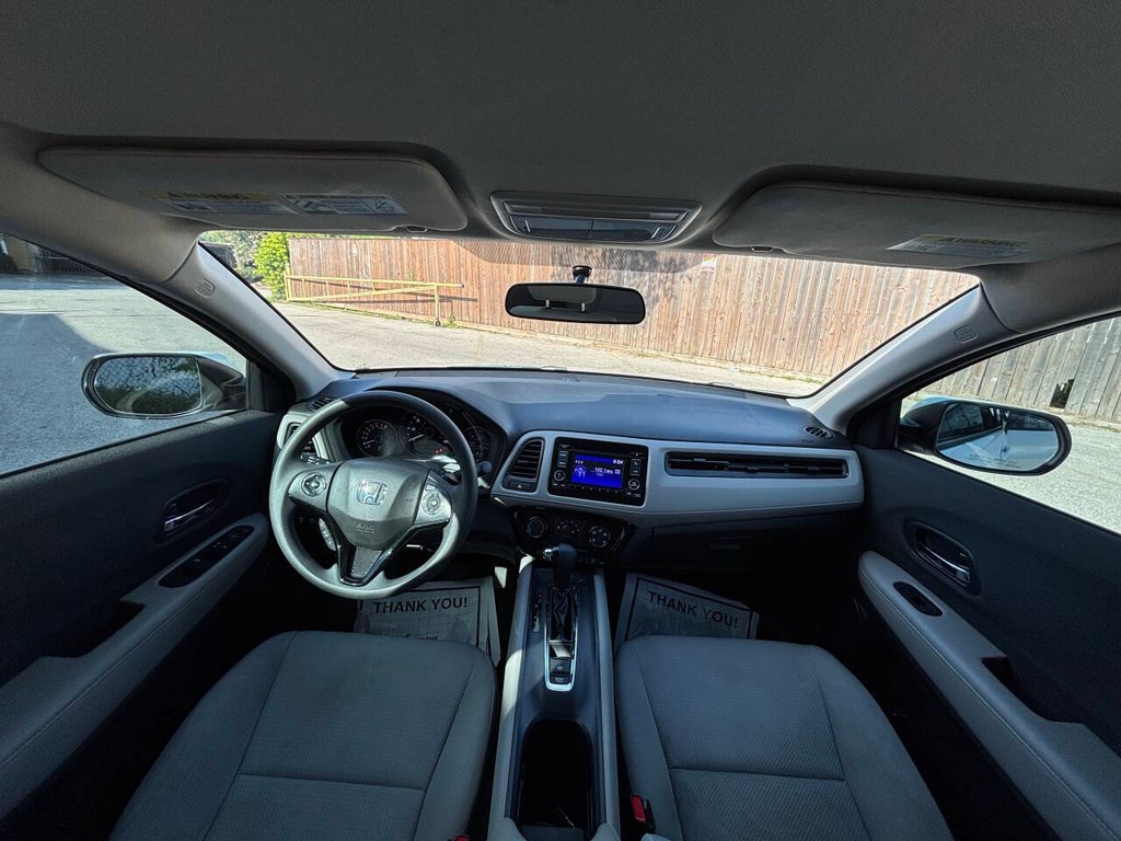 Honda HR-V Vehicle Full-screen Gallery Image 18