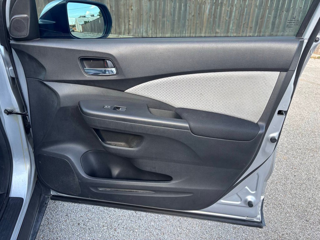 Honda CR-V Vehicle Full-screen Gallery Image 13