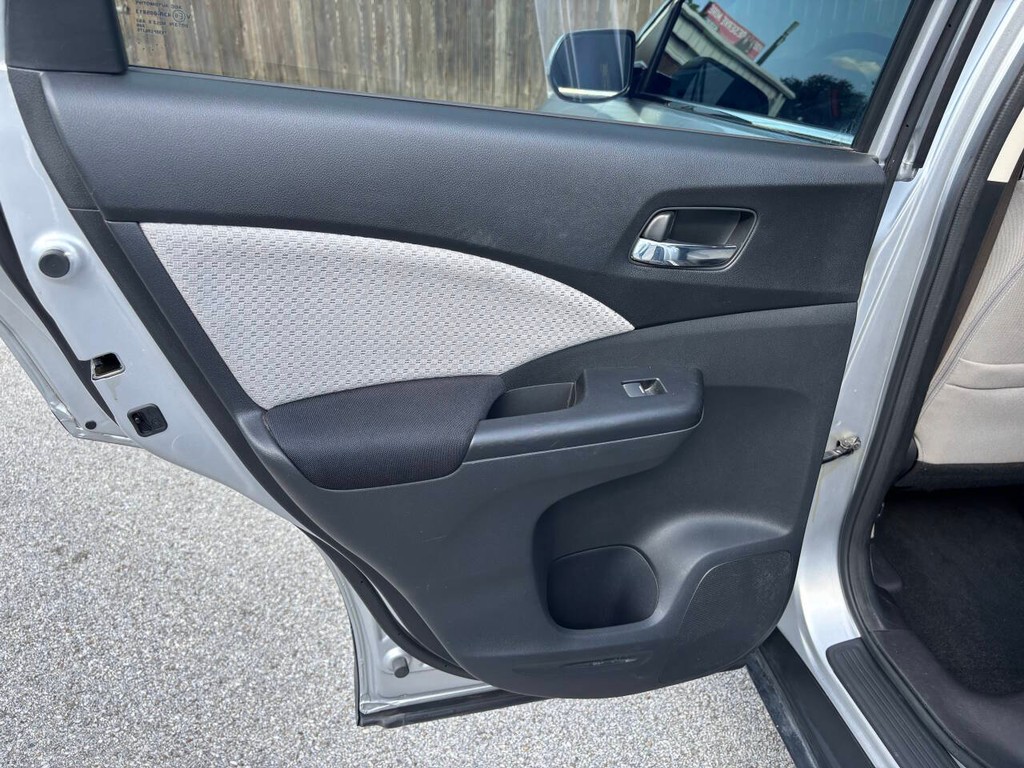 Honda CR-V Vehicle Full-screen Gallery Image 15