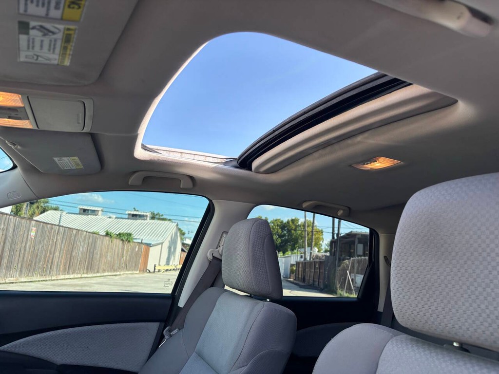 Honda CR-V Vehicle Full-screen Gallery Image 27