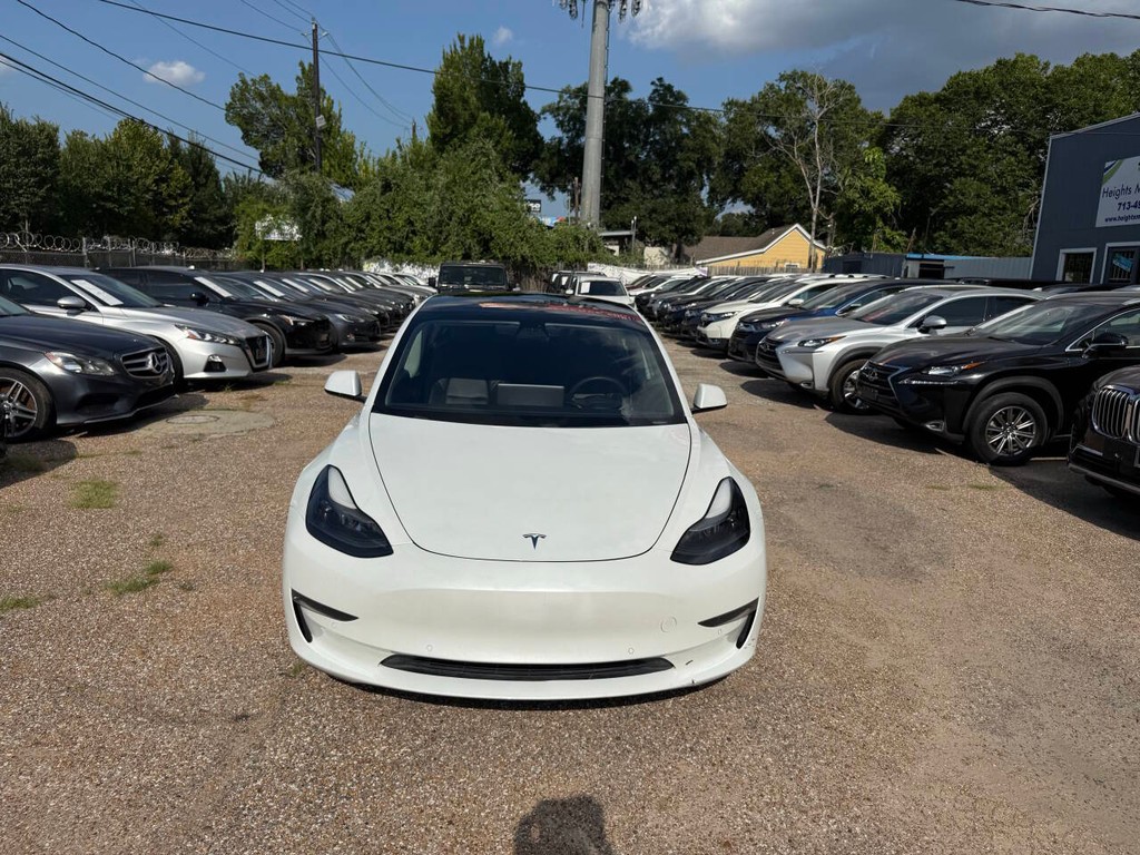 Tesla Model 3 Vehicle Full-screen Gallery Image 02