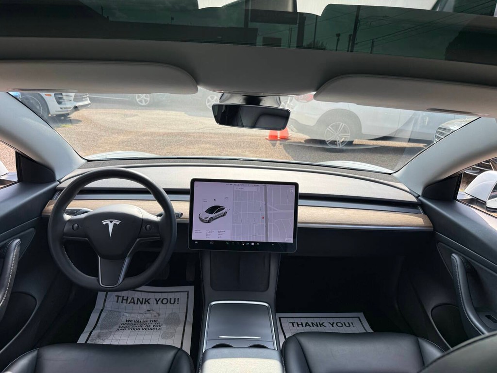 Tesla Model 3 Vehicle Full-screen Gallery Image 19