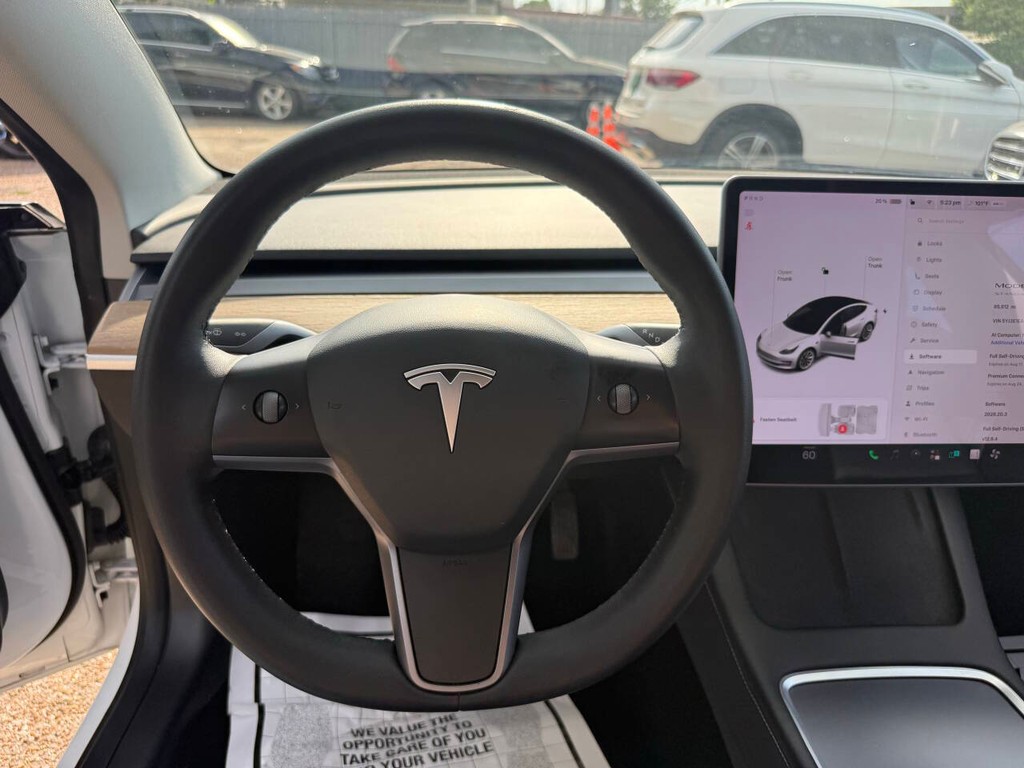 Tesla Model 3 Vehicle Full-screen Gallery Image 24