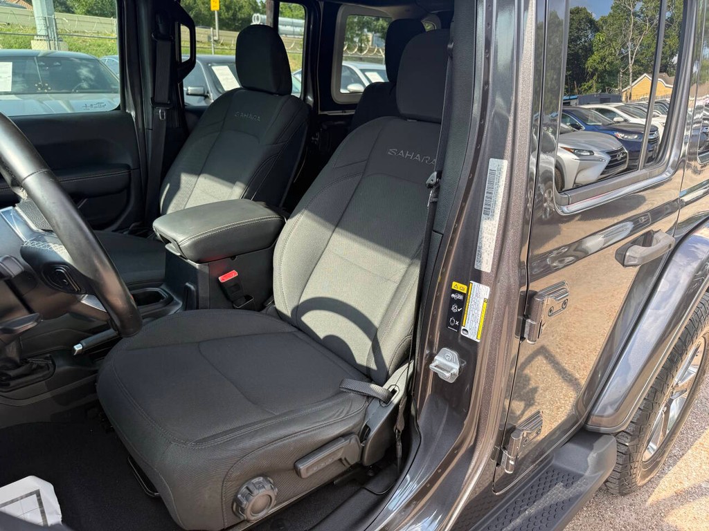 Jeep Wrangler Unlimited Vehicle Full-screen Gallery Image 09