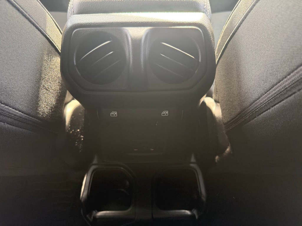 Jeep Wrangler Unlimited Vehicle Full-screen Gallery Image 18