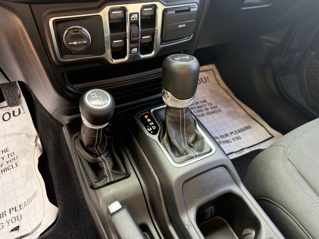 Jeep Wrangler Unlimited Vehicle Full-screen Gallery Image 22
