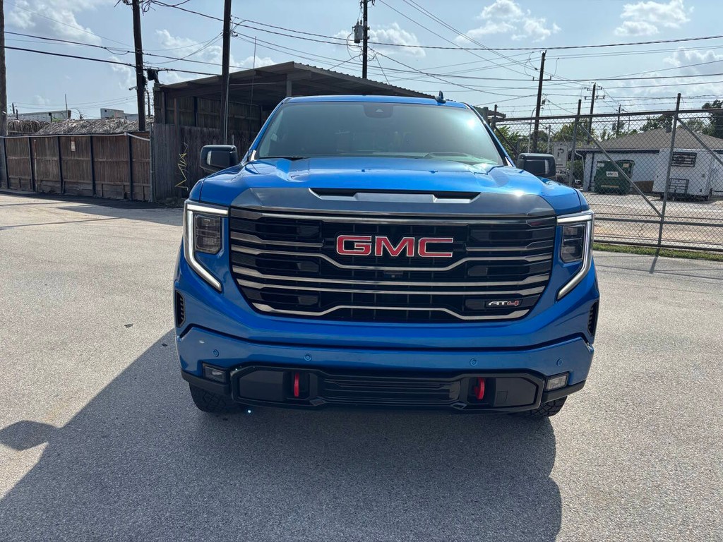 GMC Sierra 1500 Vehicle Full-screen Gallery Image 02