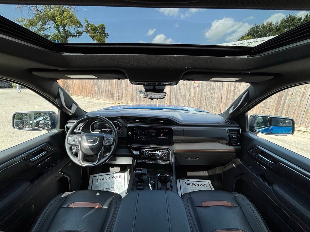 GMC Sierra 1500 Vehicle Full-screen Gallery Image 18