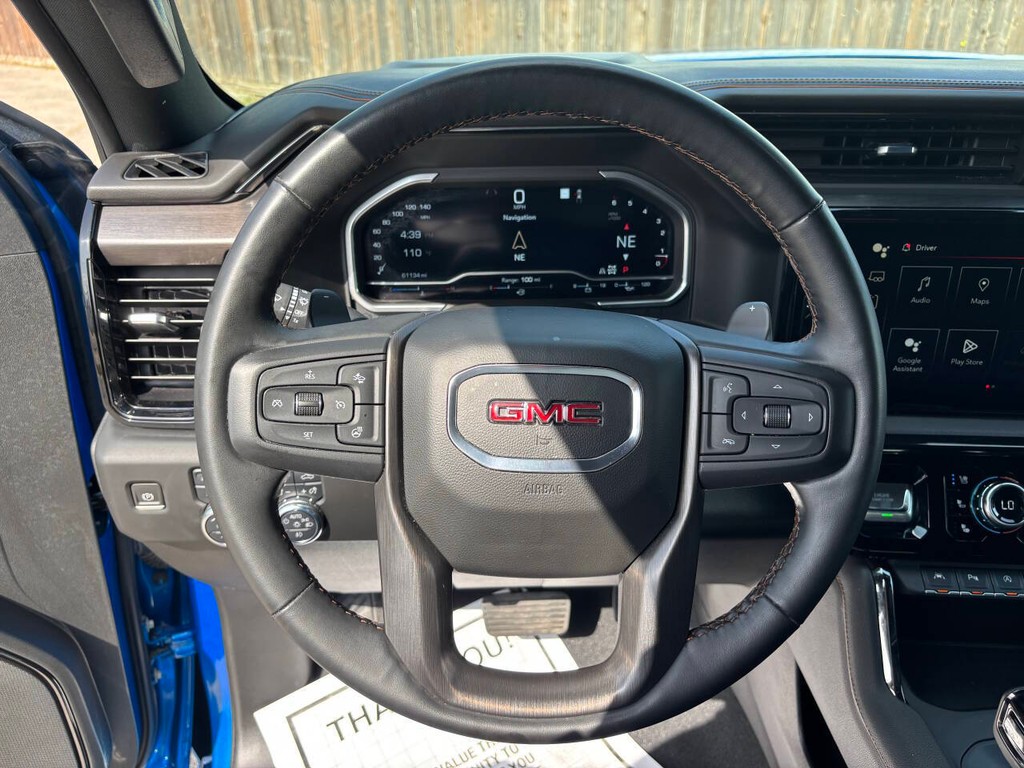 GMC Sierra 1500 Vehicle Full-screen Gallery Image 23