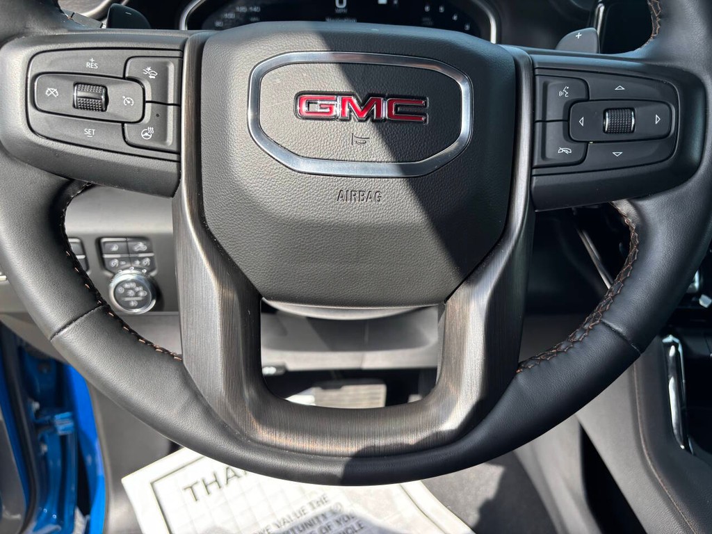 GMC Sierra 1500 Vehicle Full-screen Gallery Image 24