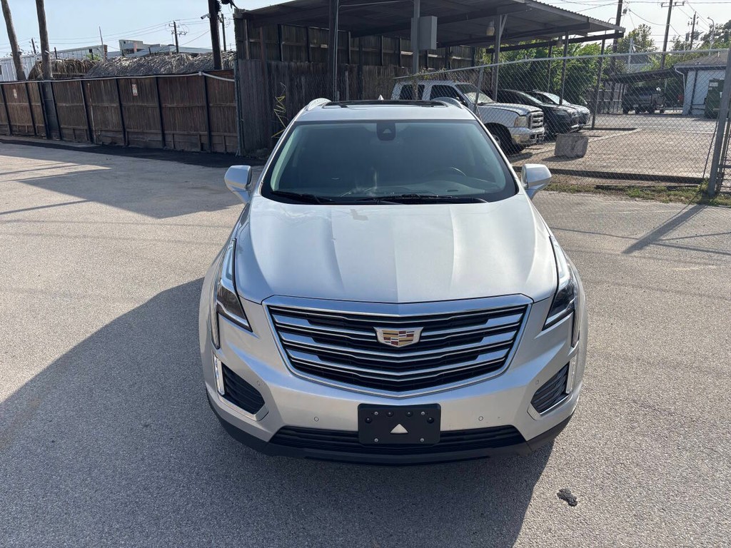 Cadillac XT5 Vehicle Full-screen Gallery Image 03