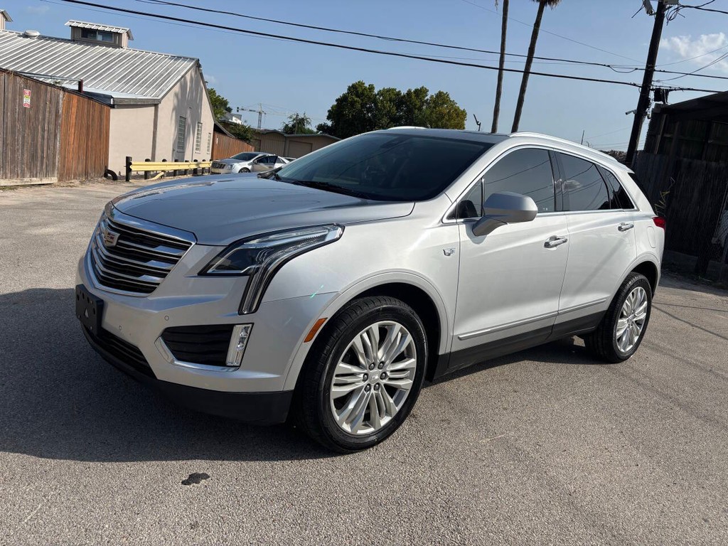 Cadillac XT5 Vehicle Full-screen Gallery Image 04