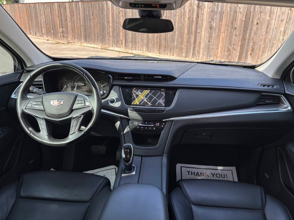 Cadillac XT5 Vehicle Full-screen Gallery Image 20