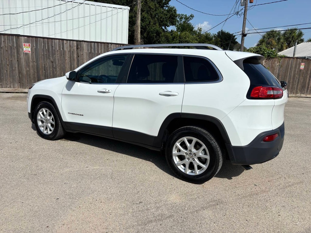Jeep Cherokee Vehicle Full-screen Gallery Image 04