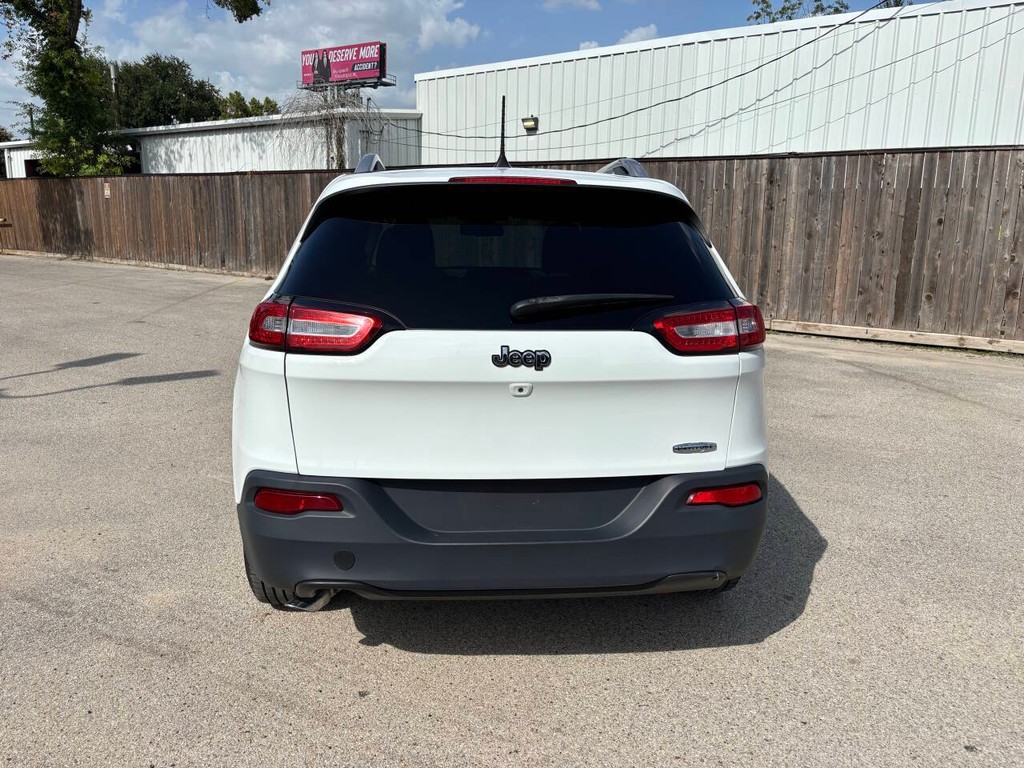 Jeep Cherokee Vehicle Full-screen Gallery Image 05
