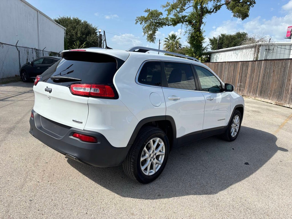 Jeep Cherokee Vehicle Full-screen Gallery Image 06