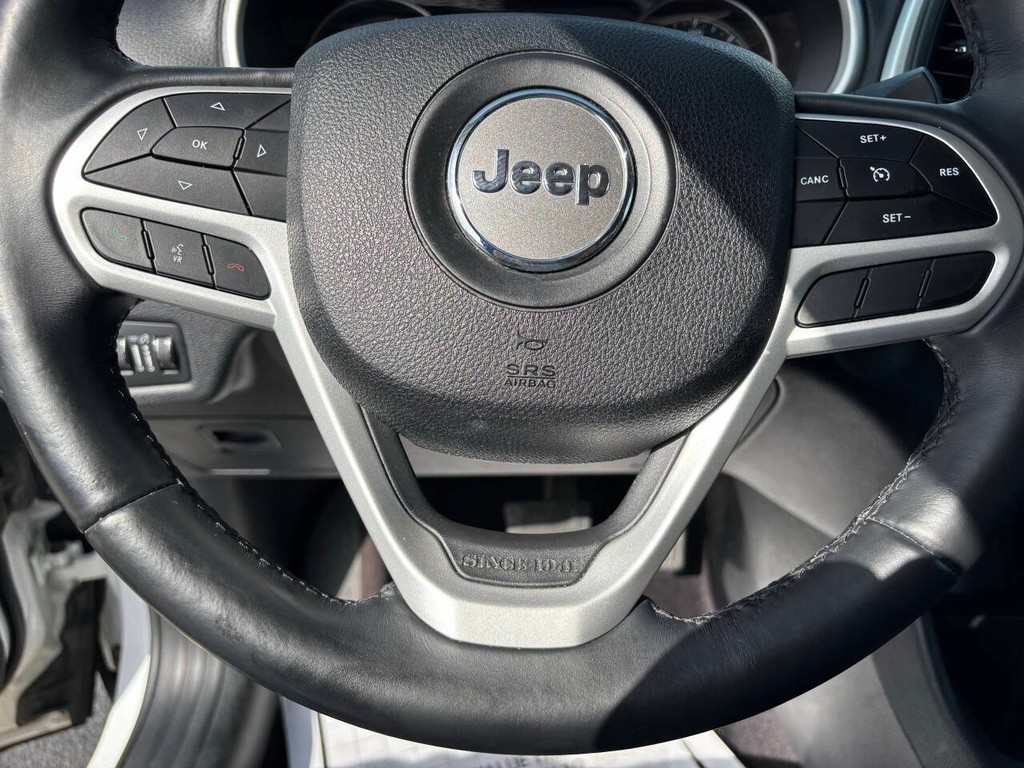 Jeep Cherokee Vehicle Full-screen Gallery Image 23